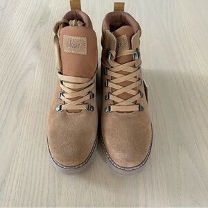 Oker Rachel Boots Chestnut Suede Women’s 9 BNIB